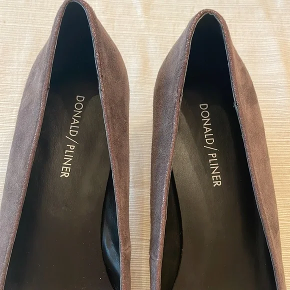 DONALD PLINER Suade Grey Pumps Size 9M - Picture 6 of 9